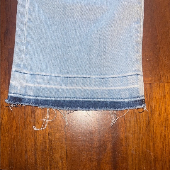 Veronica Beard Jackie 10” In Sky with Fray Straight Leg Jeans Size 26 - Picture 5 of 14